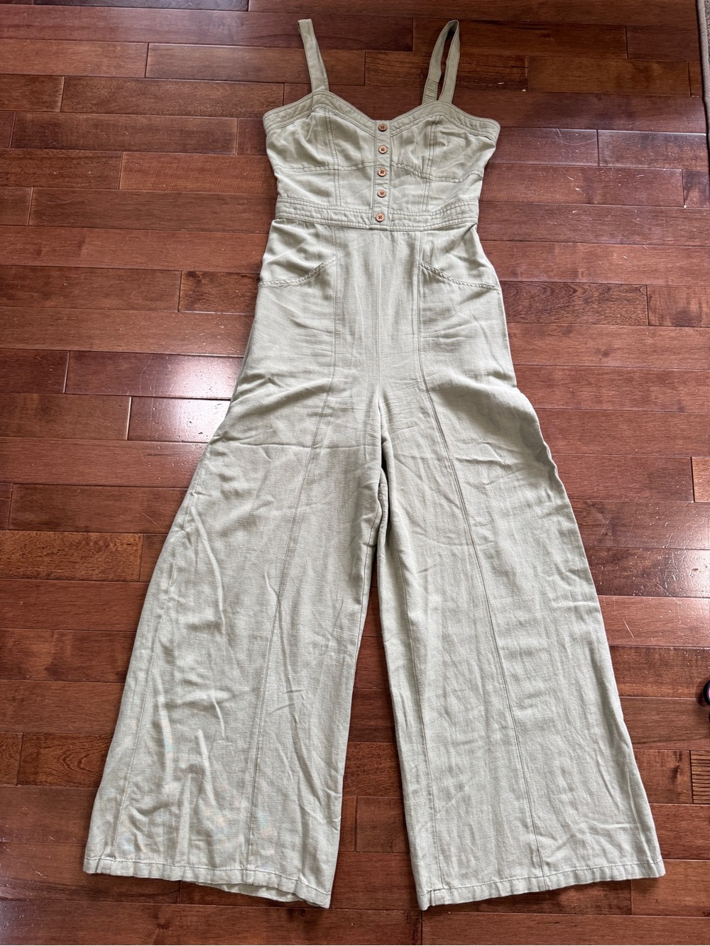 Jessica Simpson Sleeveless Wide-Leg Jumpsuit in Light Sage Green size M